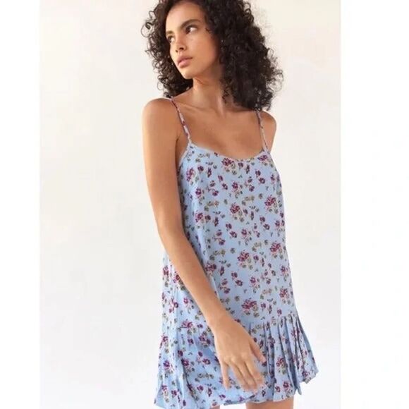 🎃 Urban Outfitters Camille Mini Dress Blue Floral XS NWT - Picture 1 of 9